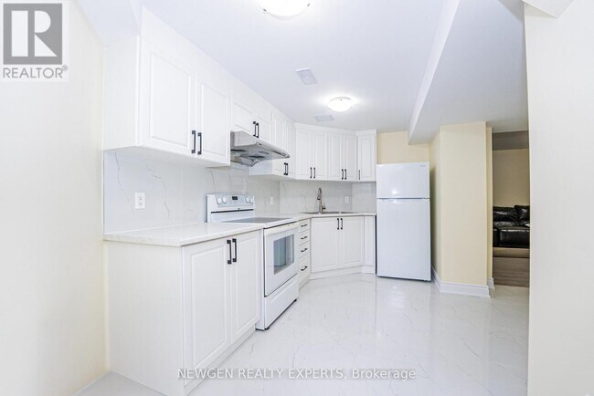 Building Photo - 3084 Spring Creek Crescent