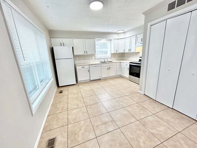 Photo - 1104 Mazatlan Cir Apartment