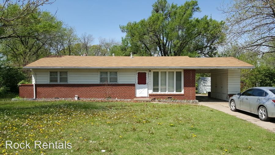 Primary Photo - 2725 N Vassar St