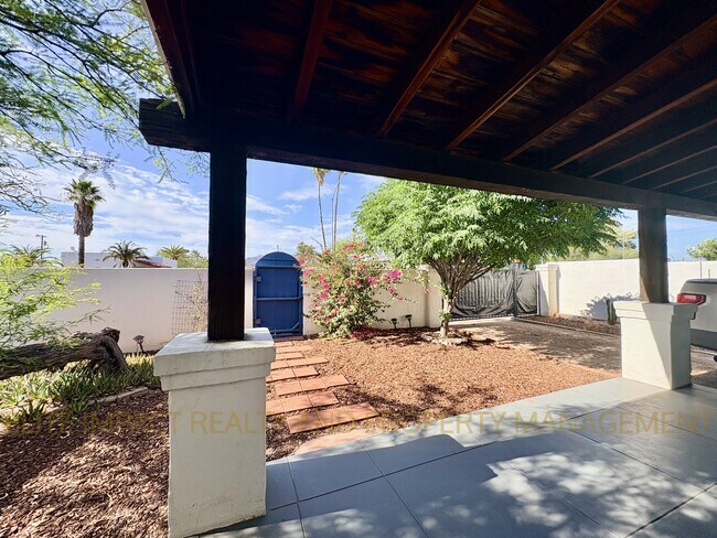 Foto del edificio - 1718 E Grant Rd