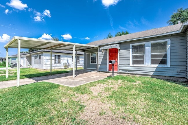 Building Photo - 1503 Acacia Dr