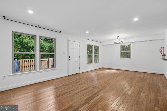 Foto del edificio - 7861 Coddle Harbor Ln