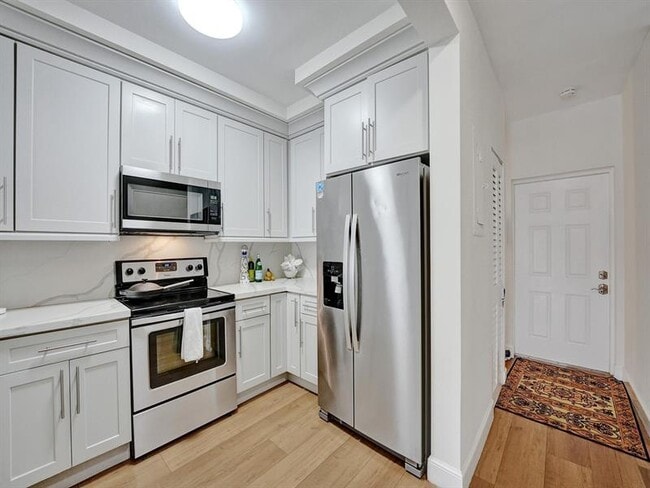 Building Photo - 4300 S Ocean Blvd