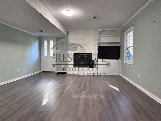 Foto del edificio - 1200 Brucemont Dr