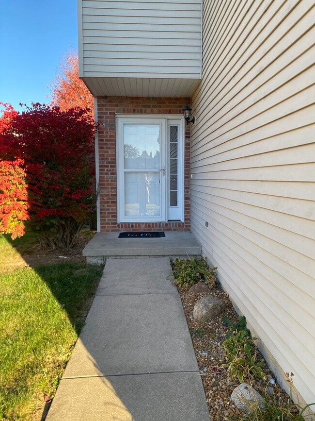 Building Photo - 1704 Sunrise Point