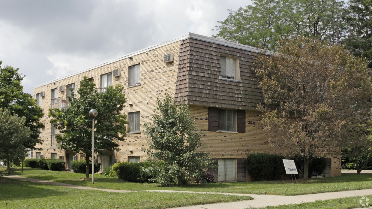 Building Photo - 3531-3533 Werk Rd