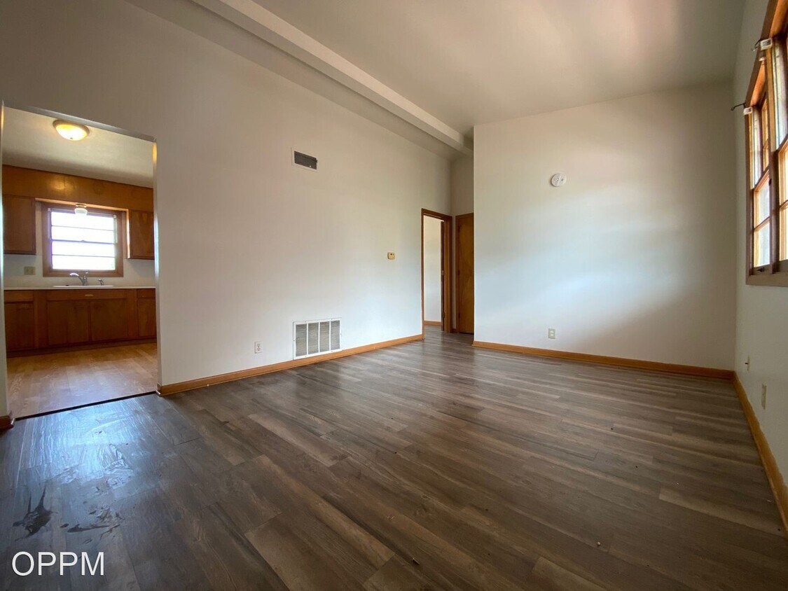 Primary Photo - 506 E Pierce St