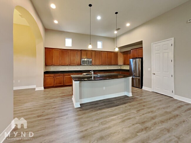 Building Photo - 20325 Heritage Point Dr