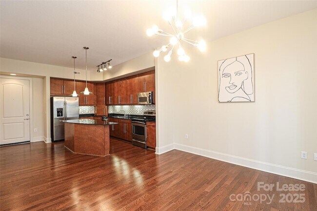 Foto del edificio - 4625 Piedmont Row Dr