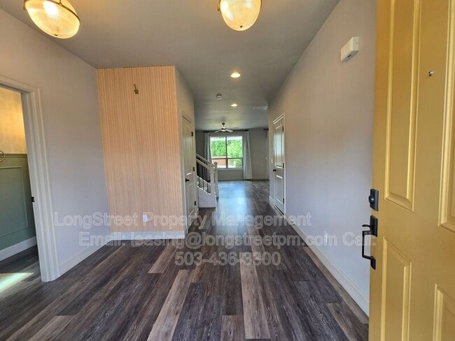Building Photo - 3338 SE Summerfield Dr