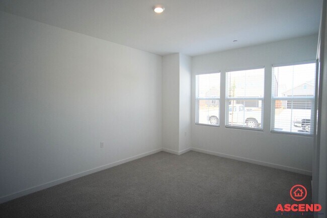 Foto del edificio - Beautiful New Home Off Gosford and McCutchen!
