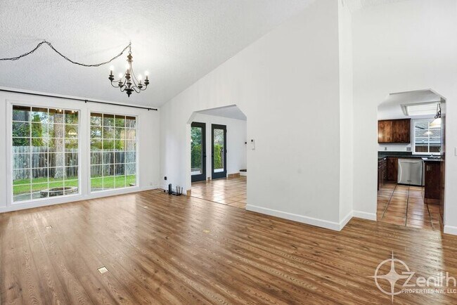 Foto del edificio - 13902 NE Piper Rd