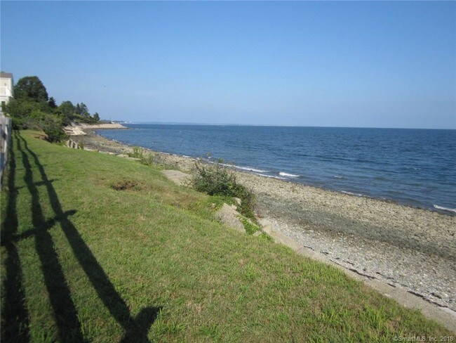 Building Photo - 212 Point Beach Dr