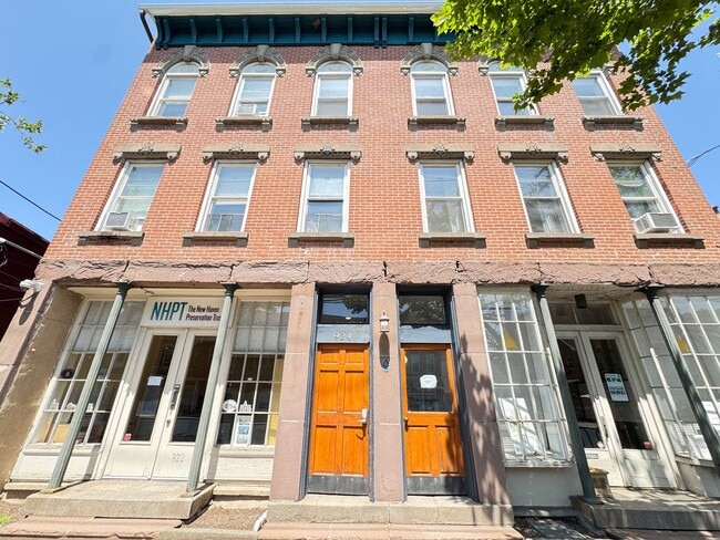 Building Photo - Furnished 1BR Suite in East Rock | Private Gated Garden | Cathedral Ceilings & Skylights