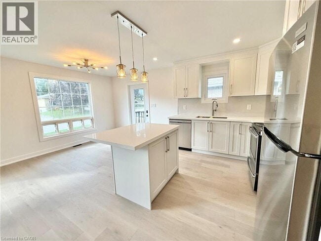 Building Photo - 87 Scott Rd