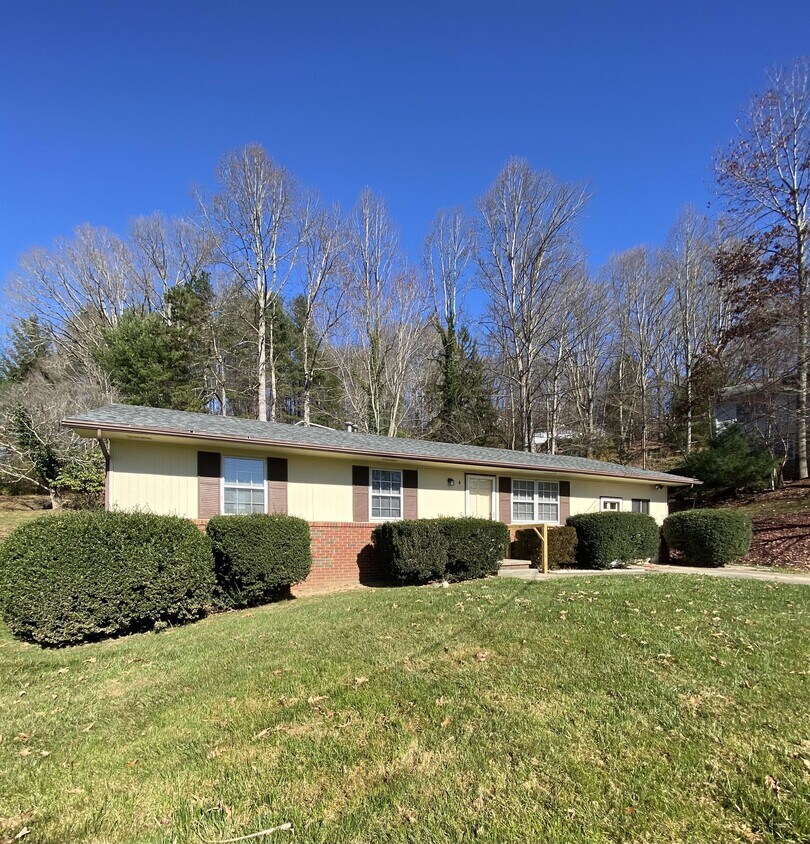 4 Westwood Dr, Asheville, NC 28806 House for Rent in Asheville, NC