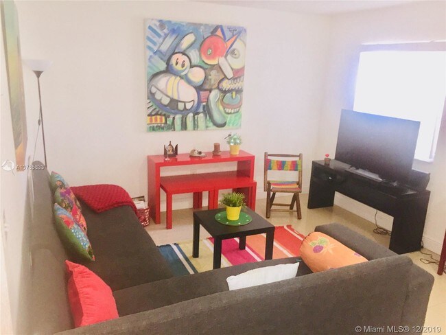 Foto del edificio - 2060 NE 167th St