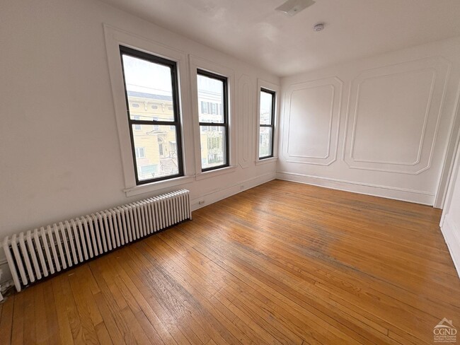 Foto del edificio - 725 Warren St