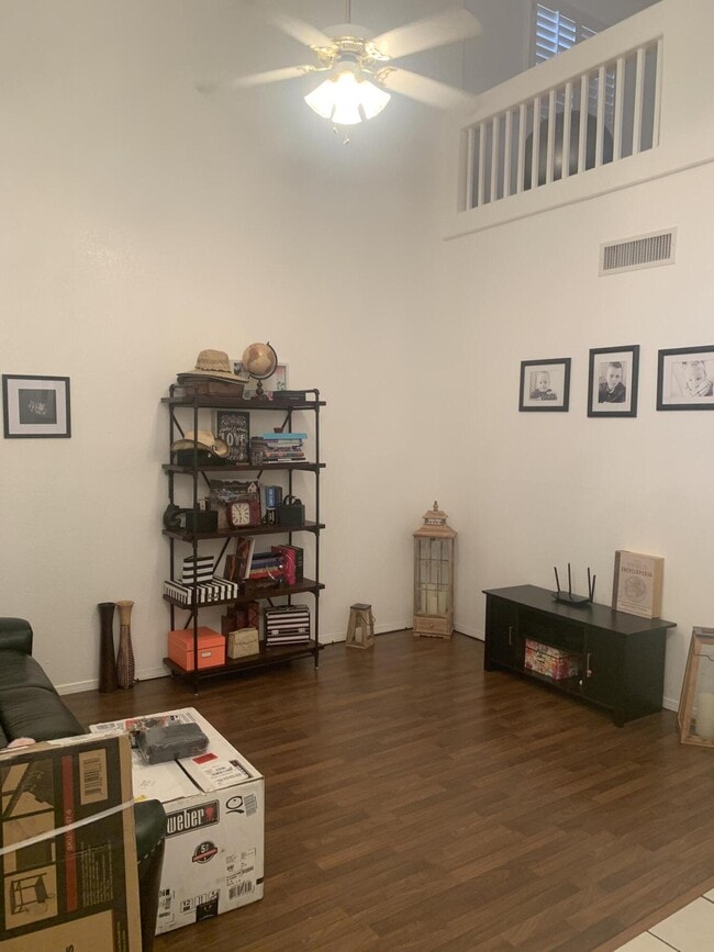 Foto del edificio - 2021 Shadow Ridge Dr