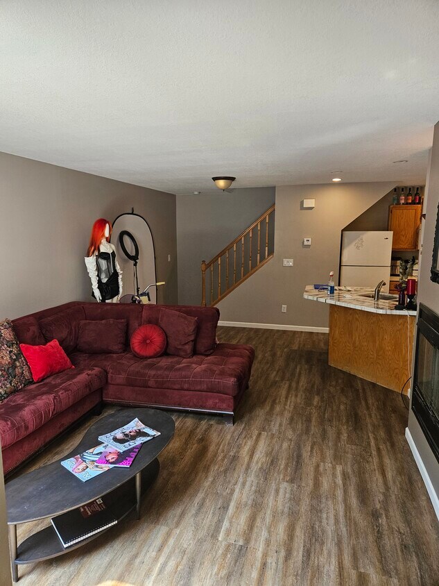 Primary Photo - 4013 Wilshire Cir