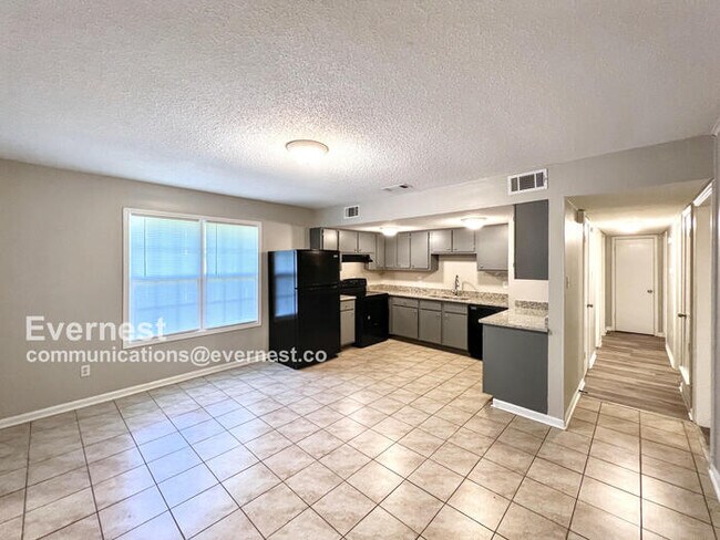 Foto del edificio - 5698 Winterwood Dr
