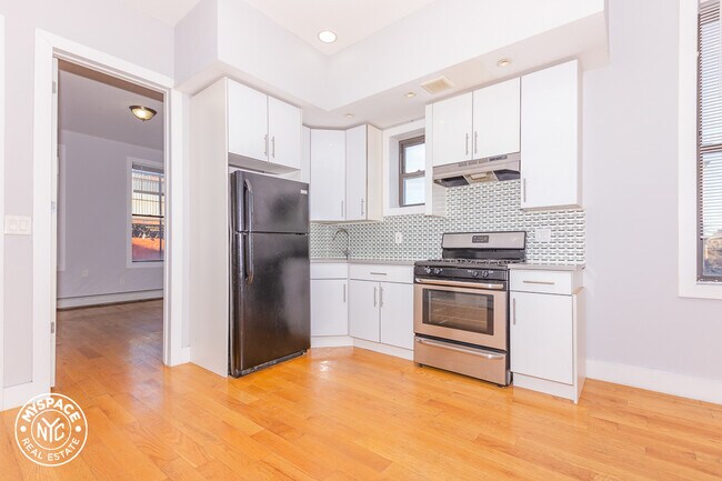 Building Photo - 365 Vernon Ave