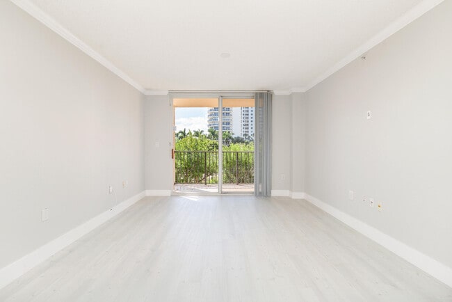 Building Photo - 1801 N Flagler Dr