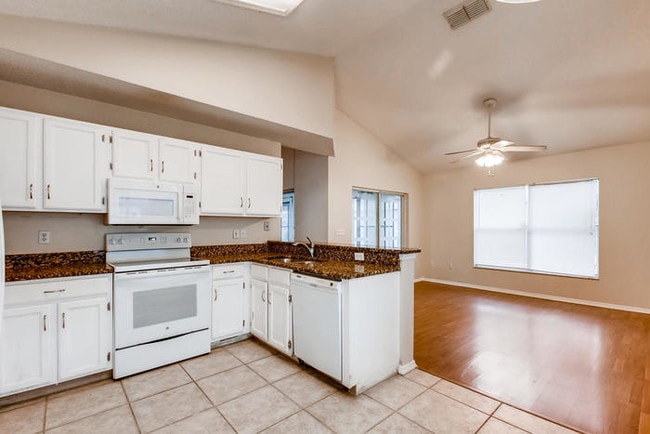 Building Photo - 1358 Sassafras Ave