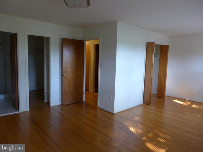Foto del edificio - 3320 Spring Ln