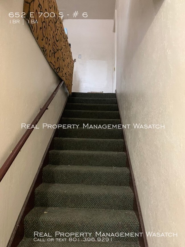 Building Photo - 1 bed, 1 bath  Great Location!