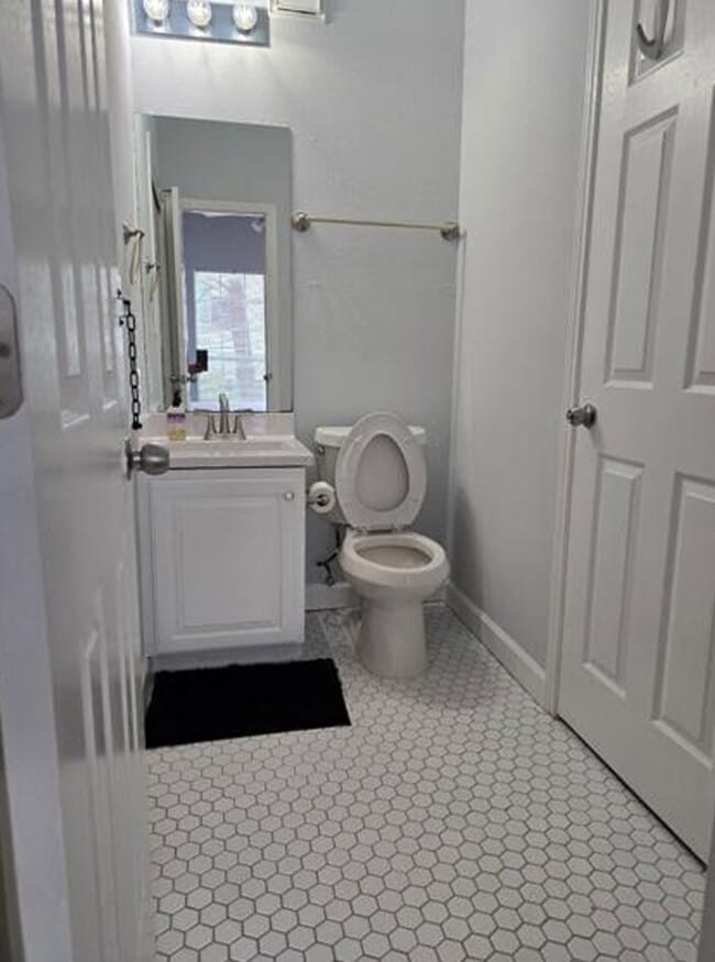 Foto del edificio - 909 W 23rd St