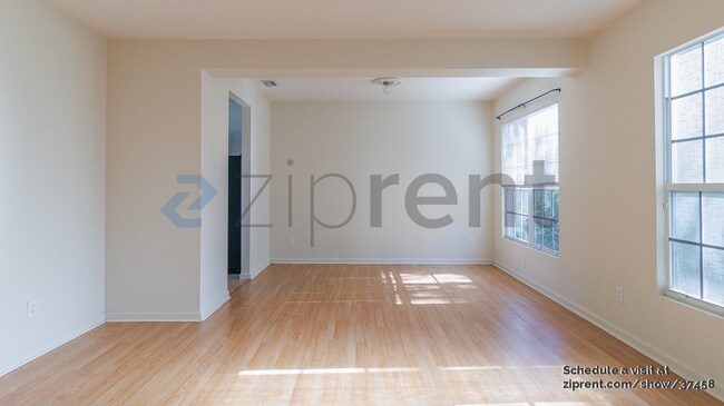 Foto del edificio - 3687 Mt Carmel Ln