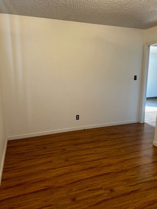 Foto del edificio - 744 Howard Ave
