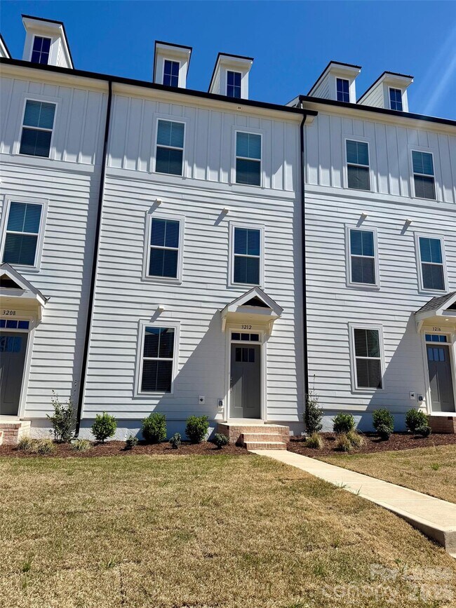 Building Photo - 3212 Drift St