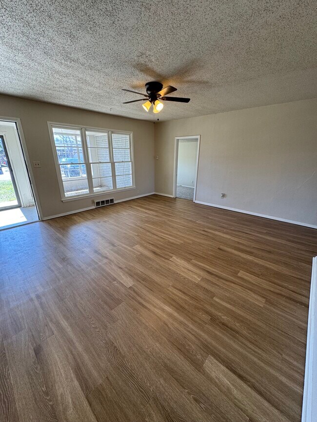 Foto del edificio - 1229 NW 83rd St