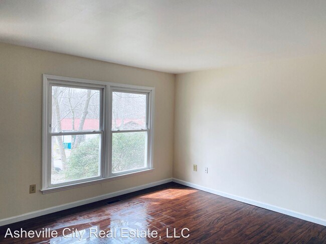 Foto del edificio - 3 br, 1 bath House - 3 Erwin Drive