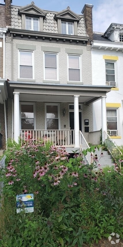 Building Photo - 4006 7th St NW