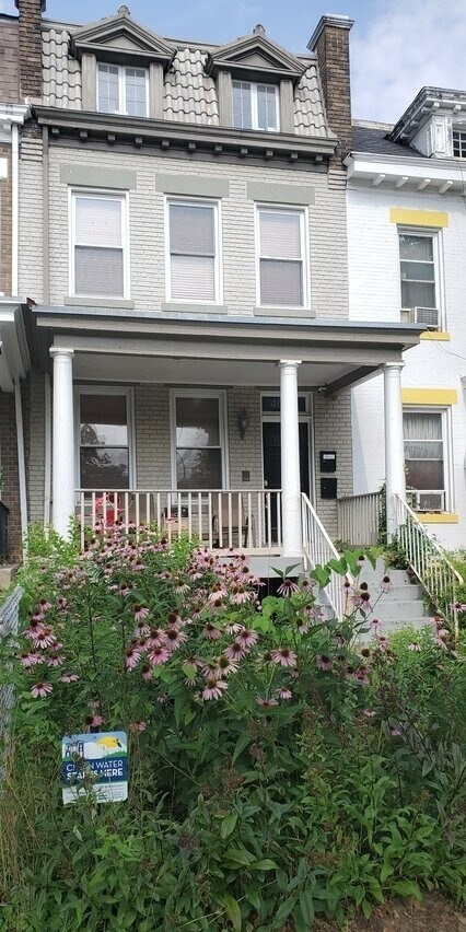 Foto del edificio - 4006 7th St NW