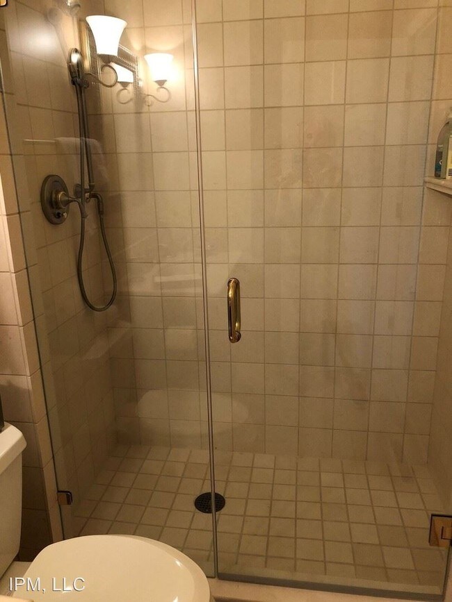 Building Photo - 2 br, 2 bath House - 5D Gallatin Drive