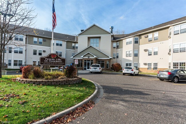 Building Photo - 1901 Desoto St