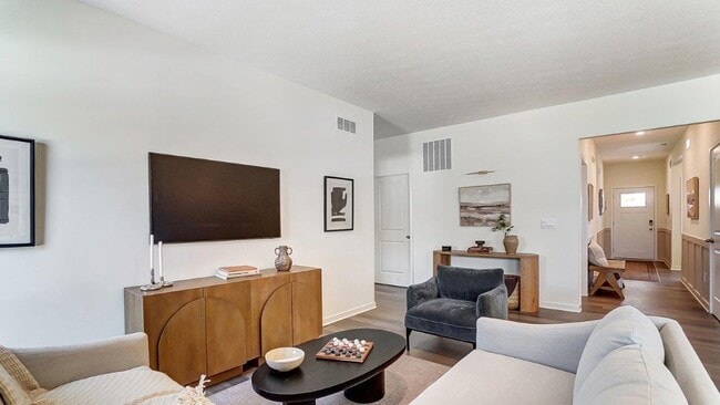 Building Photo - 406 Emily Dr