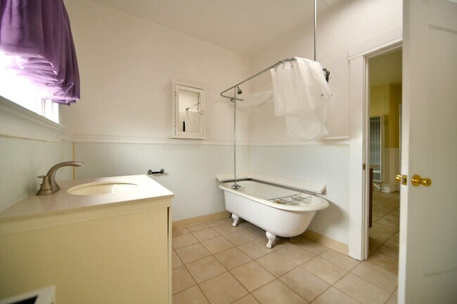 Foto del edificio - 3061-3061 Adeline St