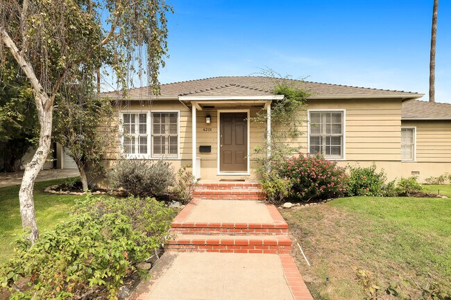 Building Photo - 4201 W Toluca Lake Ln