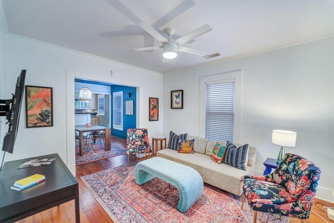 Building Photo - 501 W 41st St