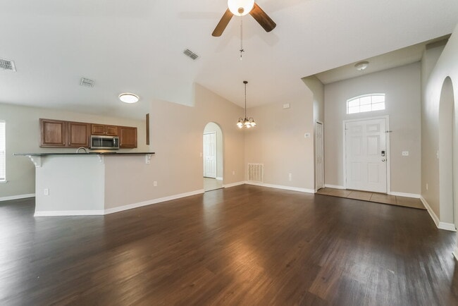 Foto del edificio - 5470 Silver Thistle Ln
