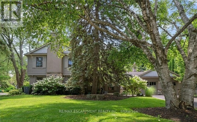 Building Photo - 250 Dalewood Dr