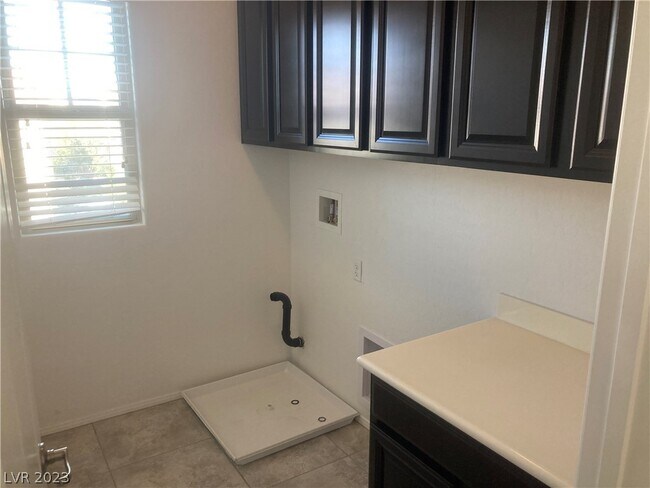 Building Photo - 10113 Lady Apple Dr