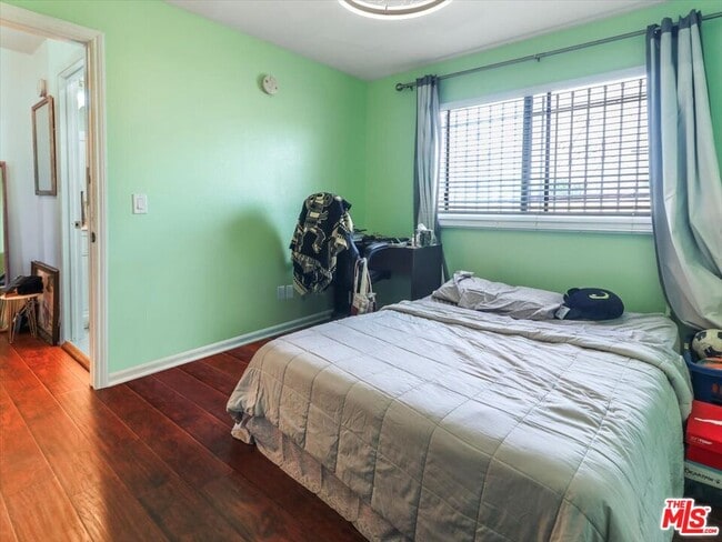 Foto del edificio - 11414 Budlong Ave