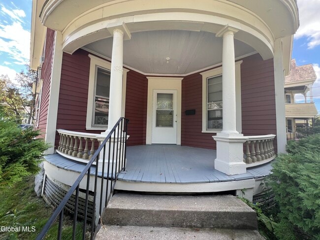 Foto del edificio - 1084 Wendell Ave