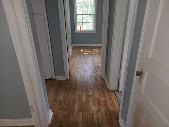 Building Photo - 422 Cooper Rd